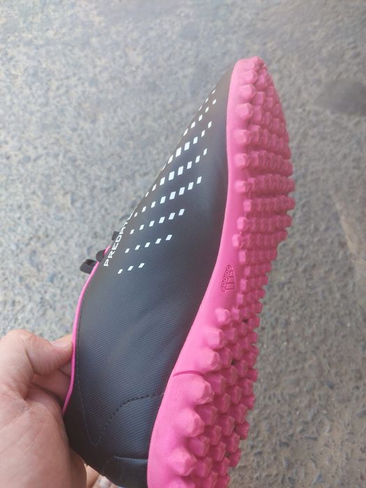Vând ghete fotbal Adidas