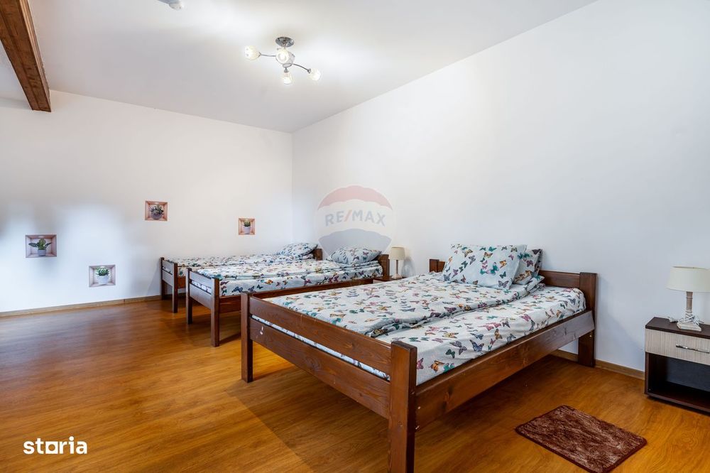 Cabana cu 7 camere de vânzare, 387 mp utili, 1300 mp teren!