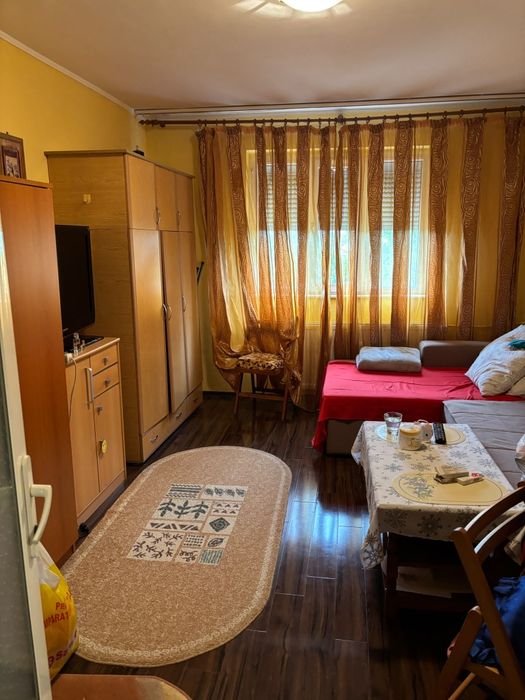 Vând garsoniera  zona energia