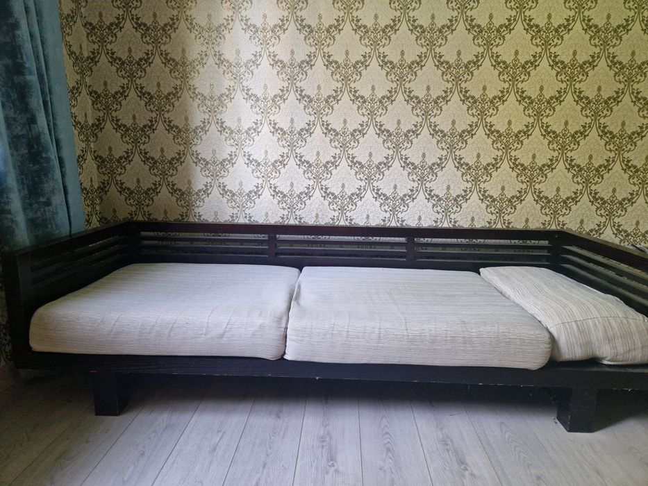 кровать с матрасом