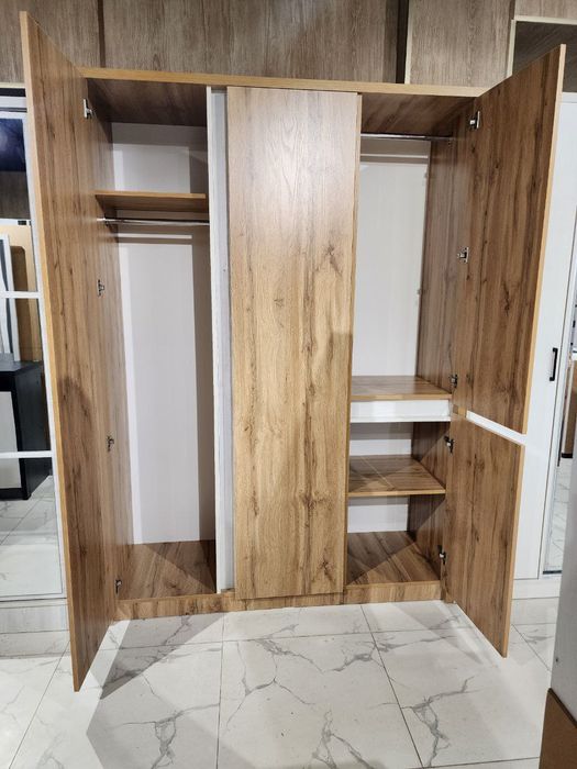 Шкаф распашной НА СКИДКЕ!