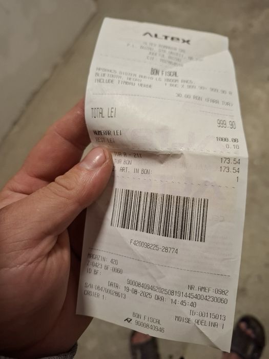 Vand  boxa noua urgent