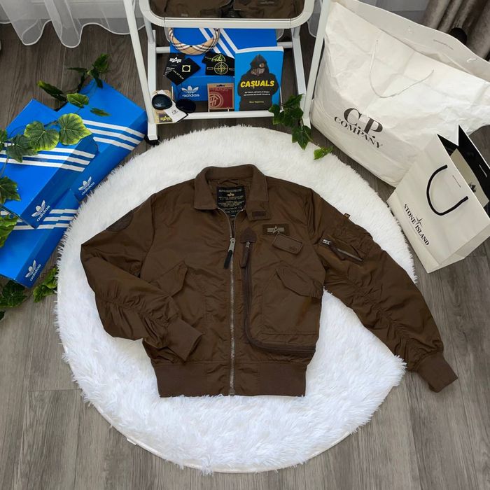 продам бомбер Alpha industries оригинальный
