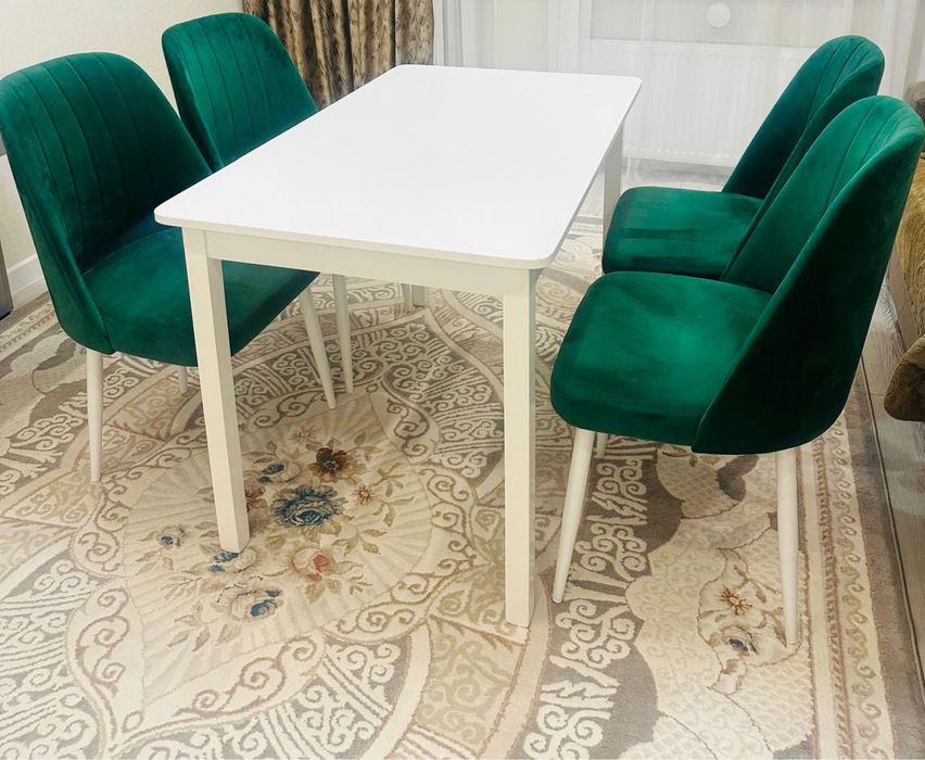 Продам стол и стулья в отличном состоянии!!!