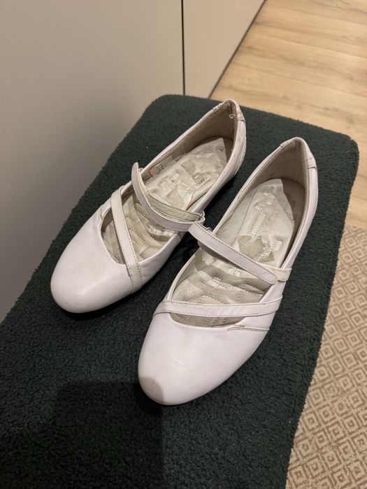 Продам балетки Lacoste