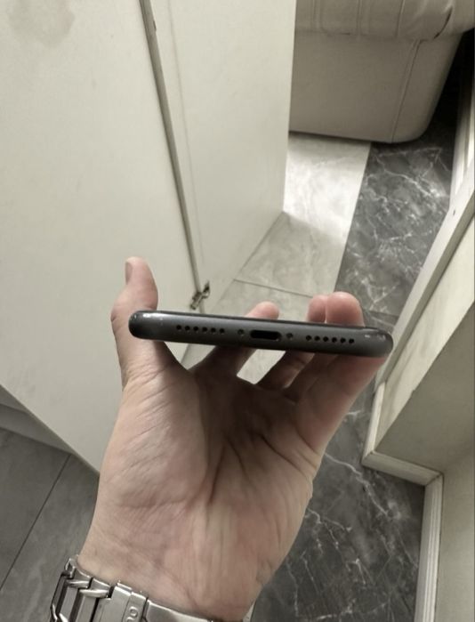 Продам айфон 11 срочно
