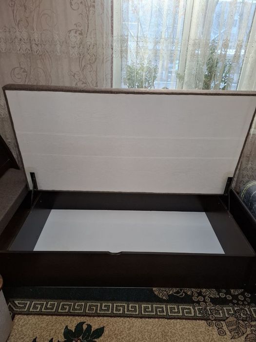 Односпальная кровать б/у