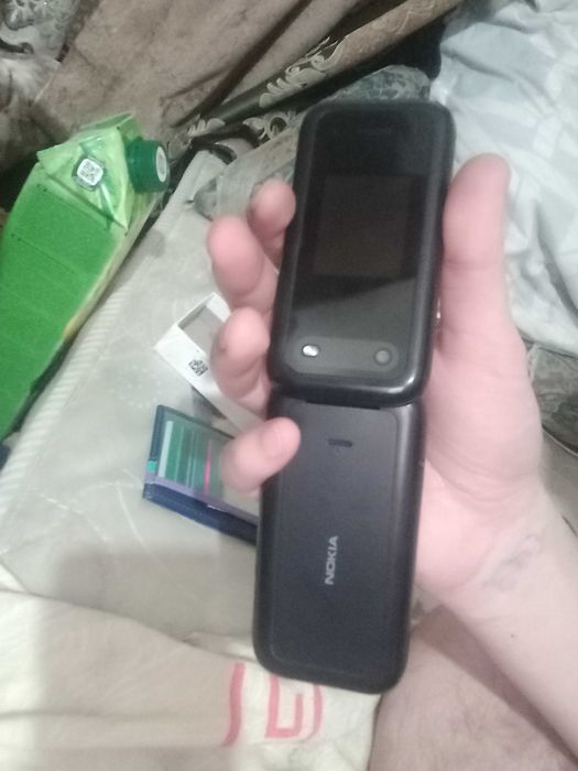 Srochna sotiladi Nokia 2660