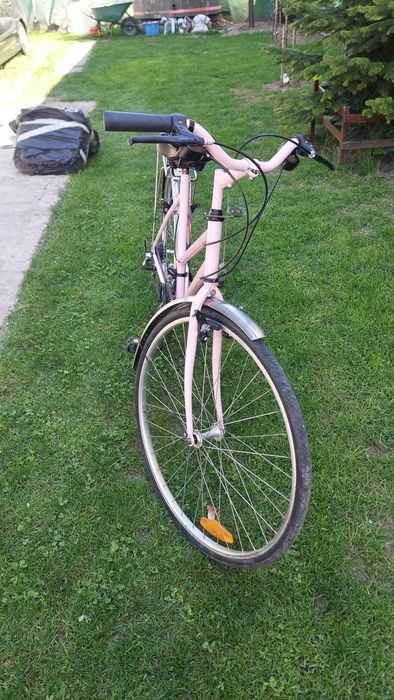 Bicicleta dama,model mai vechi