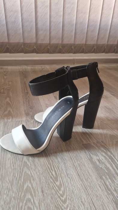 Сандали  New Look