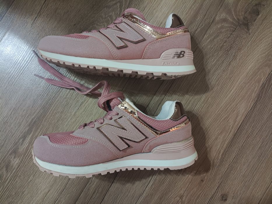 Стильные кроссовки New Balance