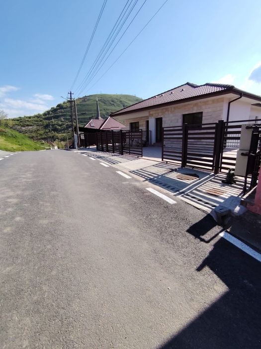 Casă tip duplex in Tauti, Floresti