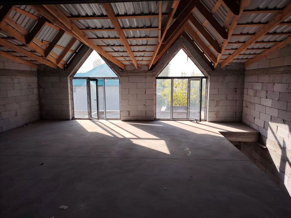 2 ta karobka xolatida uchastka hamda 5 sotix quruq yer sotiladi