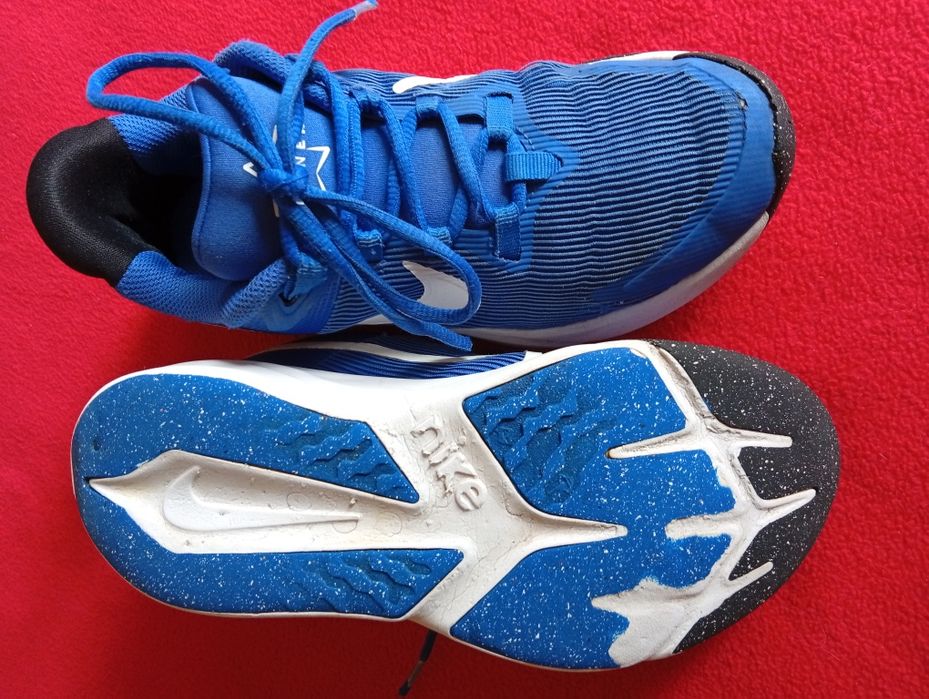 Nike маратонки номер 36,5