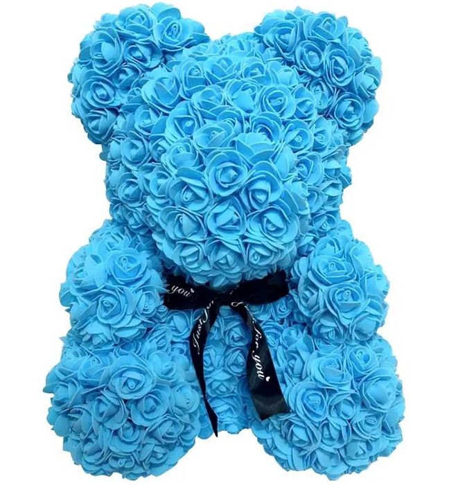 Декоративный медведь из роз