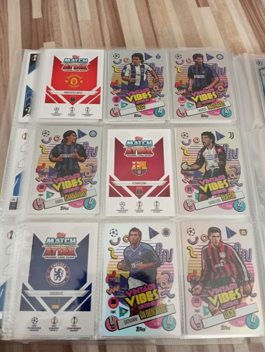 Карти Topps сезони 25/26 и 24/25