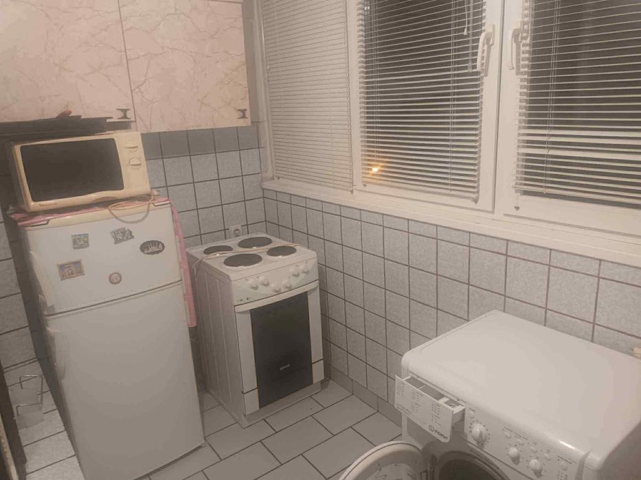 Отдавам под наем.