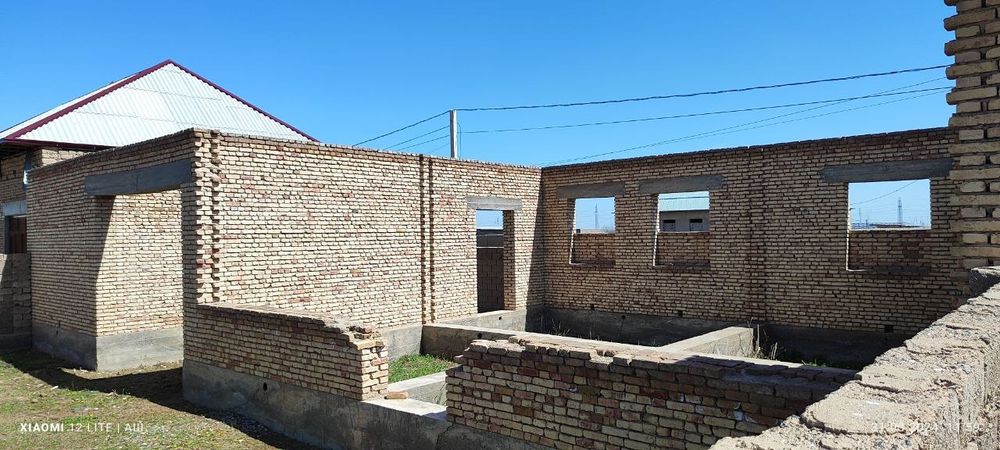 Курилиши тугалланмаган ер участкаси