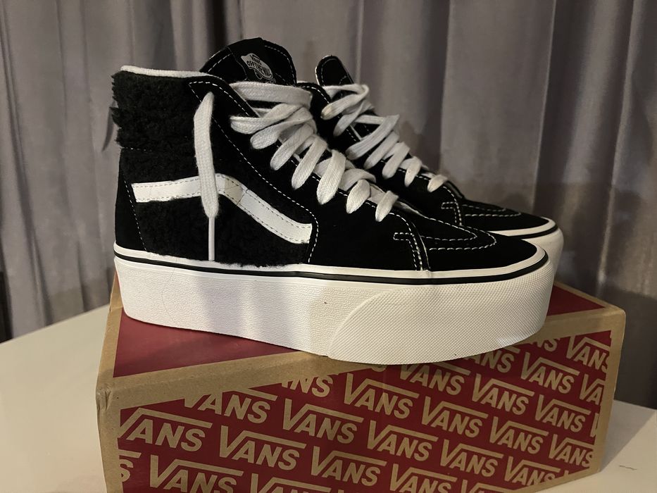 Зимни кецове от естествена кожа Vans