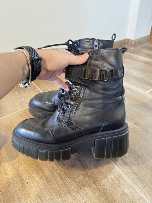 Оригинални дамски боти Carinii