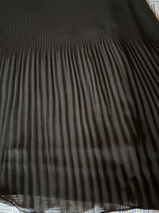 Rochite de vara din voal. Cea neagra este Zara