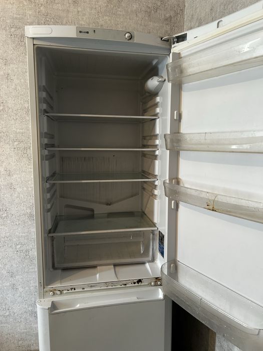 Холодильник Высокий Indesit (185 см)