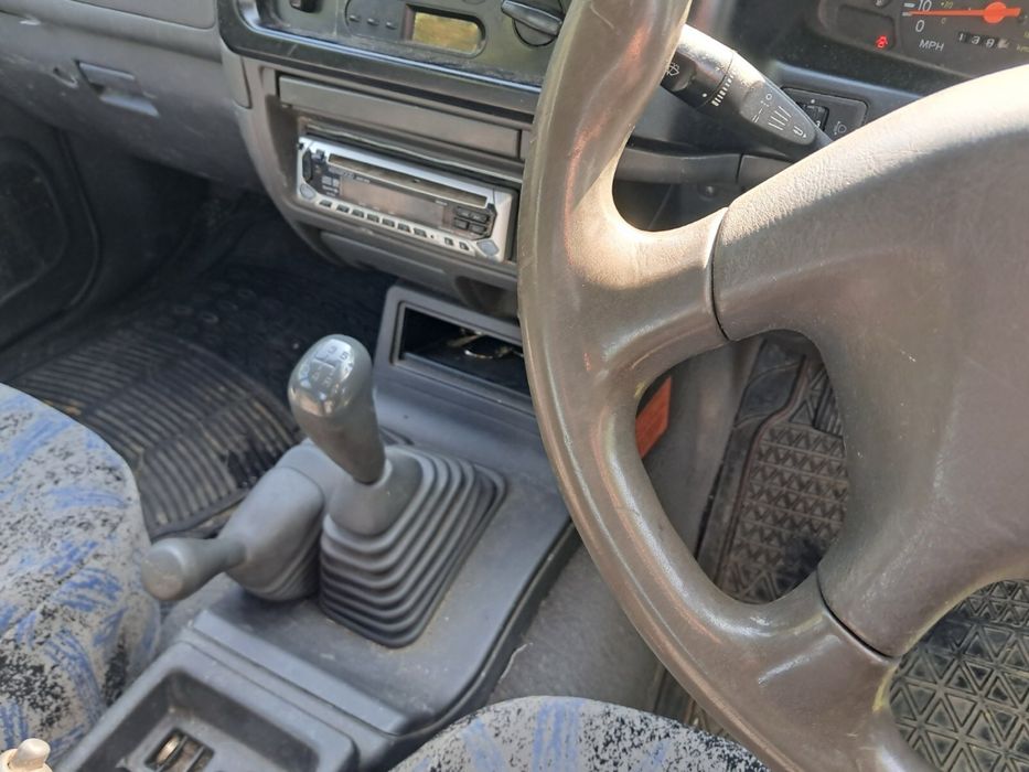 Mitsubishi L200 2.5 TDI - десен волан