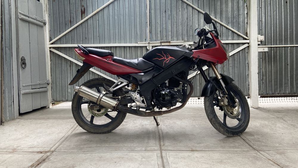 Продам мотоцикл  raser Skyway 200