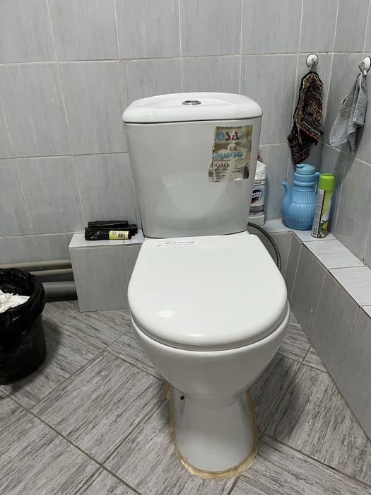 Продаю унитаз в хорошем состояние