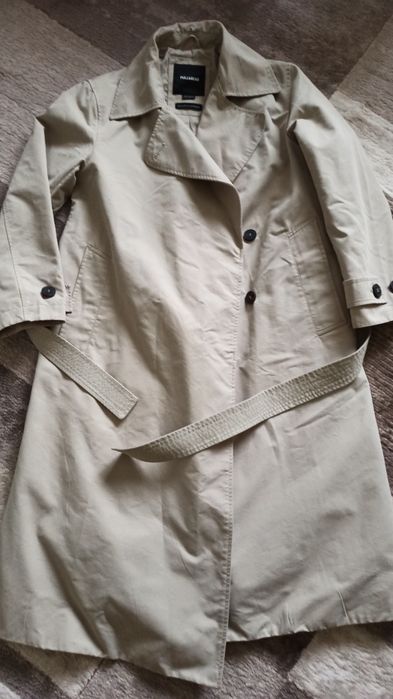Trench damă bej in stare bună