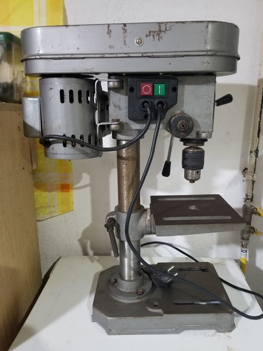 Masina de gaurit cu coloana General