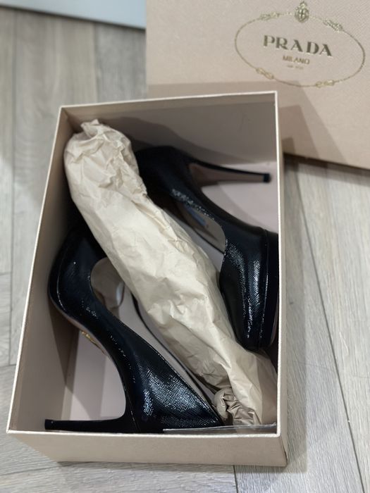 Оригинал туфли Prada черный