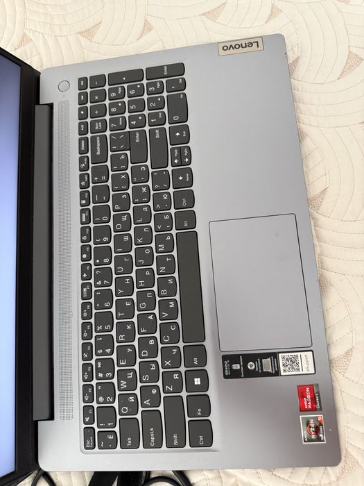 Ноутбук Lenovo IdeaPad Slim 3 15AMN8