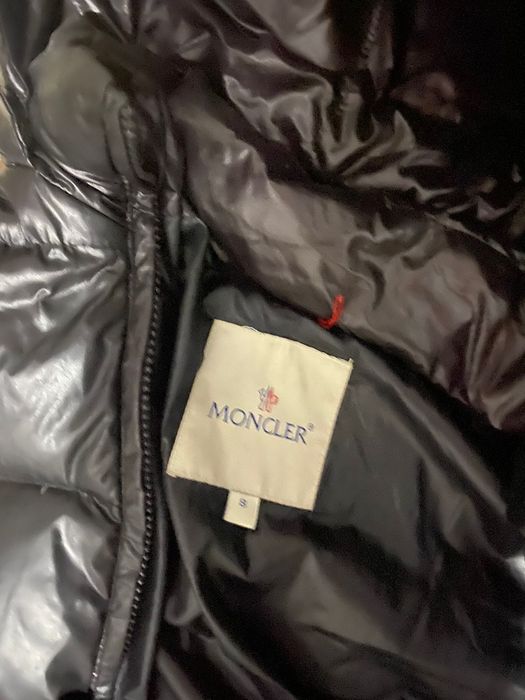 Продам комбинезон детский MONCLER оригинал