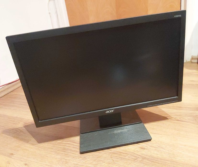 Monitor Acer diagonala 21" format 16/9 (pret de buget)