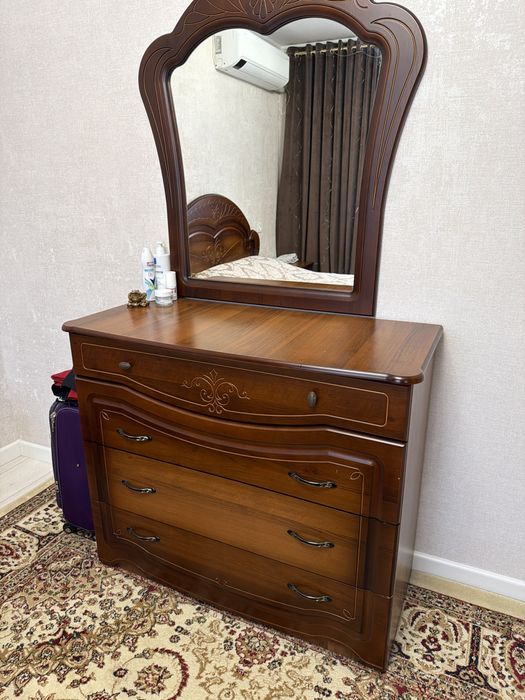 Продам спальный гарнитур