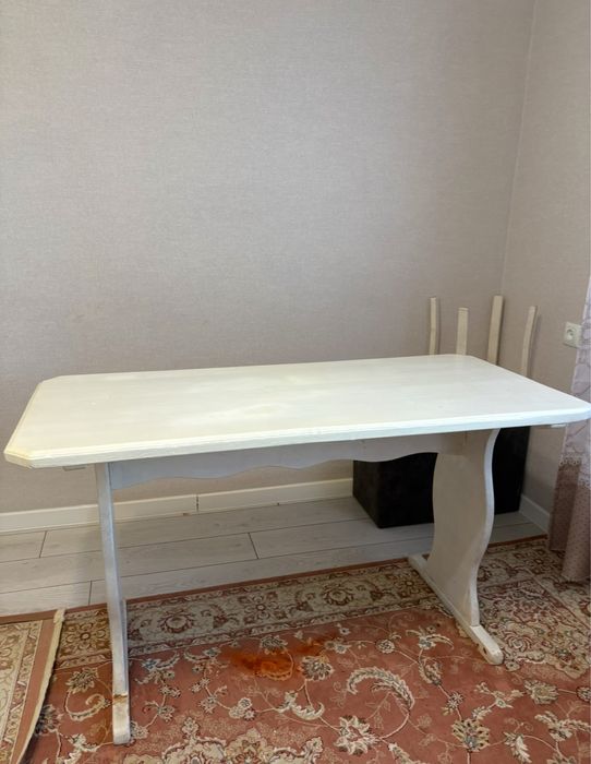 Продается стол деревянный