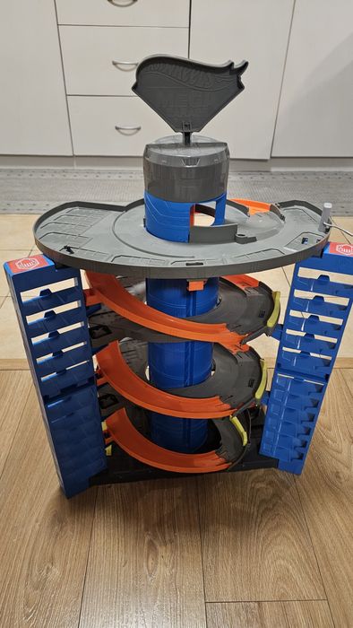 Hot wheels Mega Garage