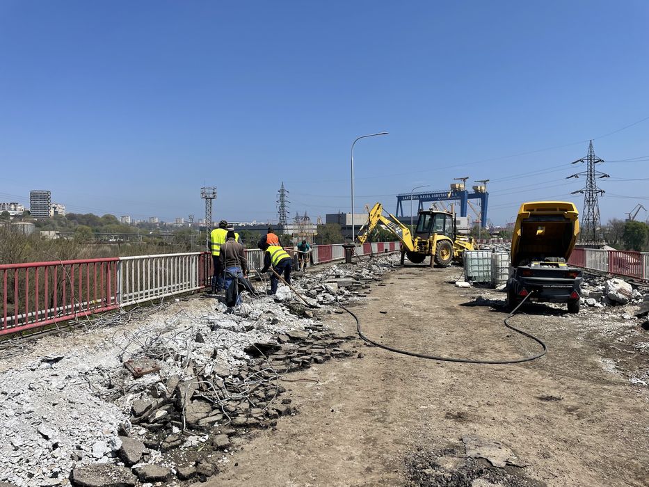 Inchirieri utilaje, buldoexcavator, compactor, excavator