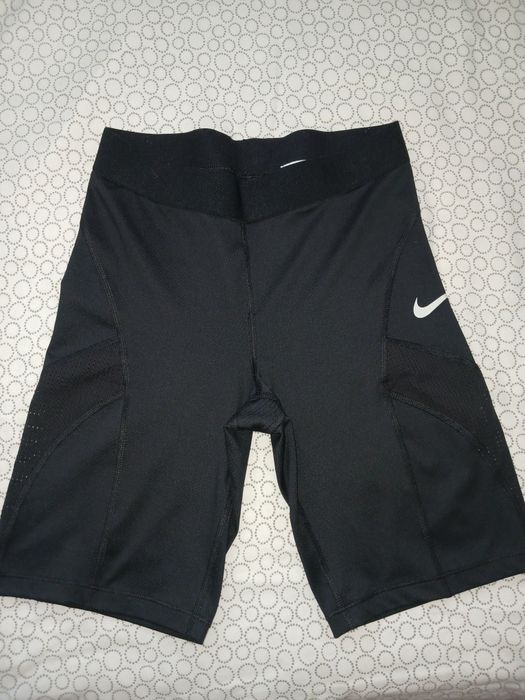 Два клина на NIKE къси