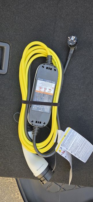 Încărcător auto 10A-NOU