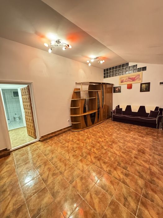 De inchiriat 2 apartamente