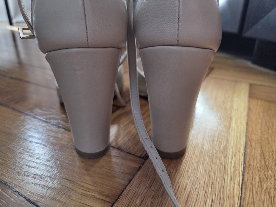Sandale nude nr 36