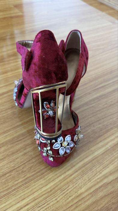 Туфли Гучи сатылады