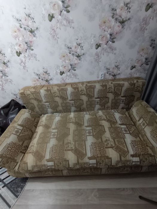Продам диван в хорошем состоянии