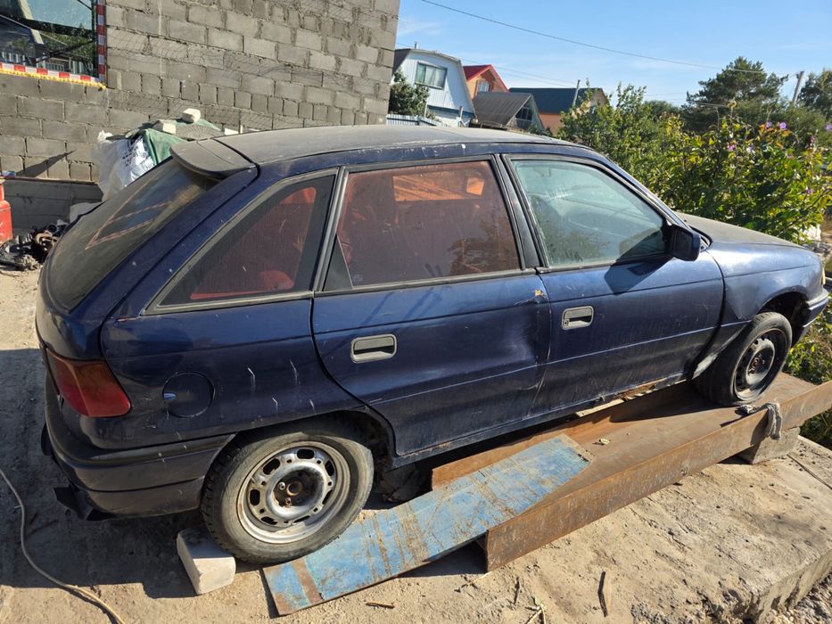 Продам опель астра 1995 года