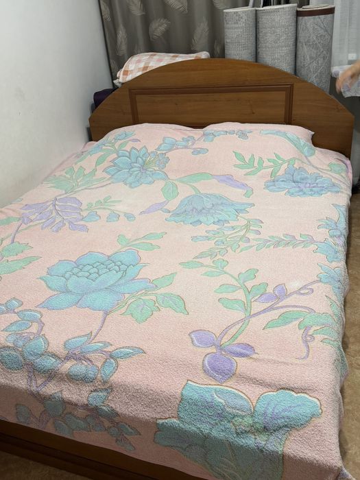 Продам спальный гарнитур