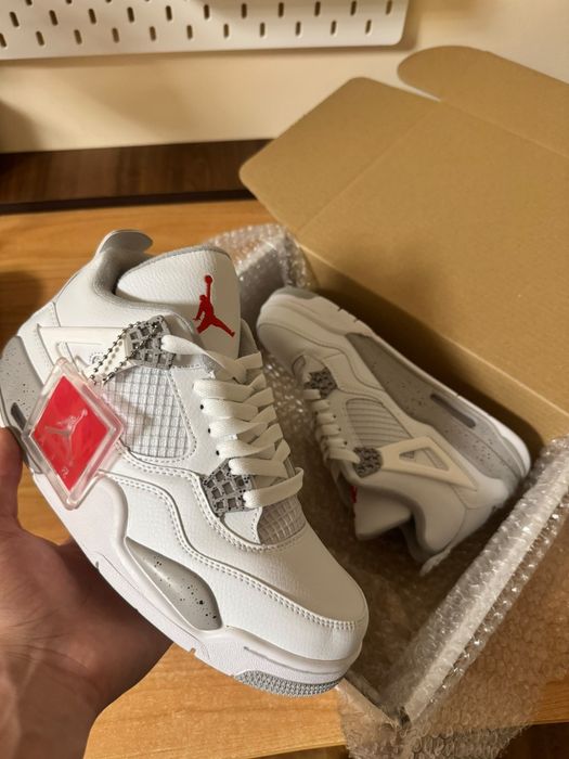 Air Jordan 4 White Oreo 40