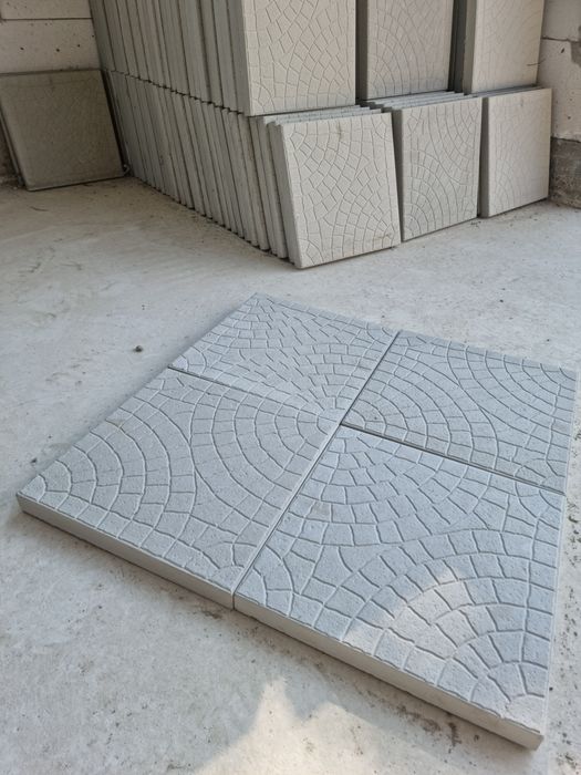 Pavaj pietonal cu model. 30x30x3cm