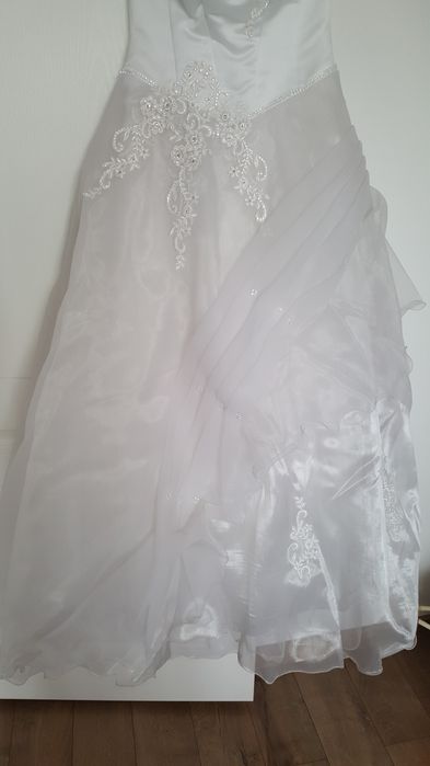 Vand rochie de mireasa